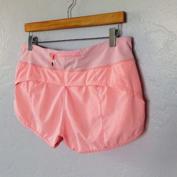 Lululemon Speed Shorts 2.5 Bleached Coral sz.8 - Picture 4 of 16